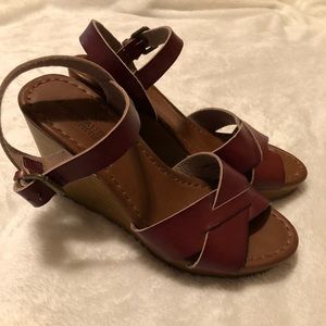 American Eagle Wedges